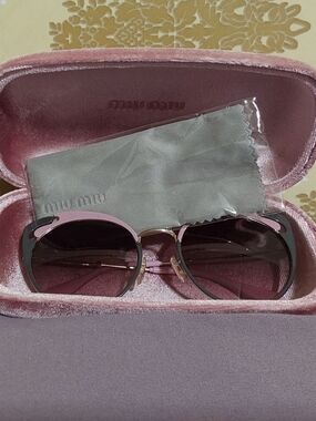 (NWOT) Miu Miu Pink and Grey Gradient Aviator Sunglasses